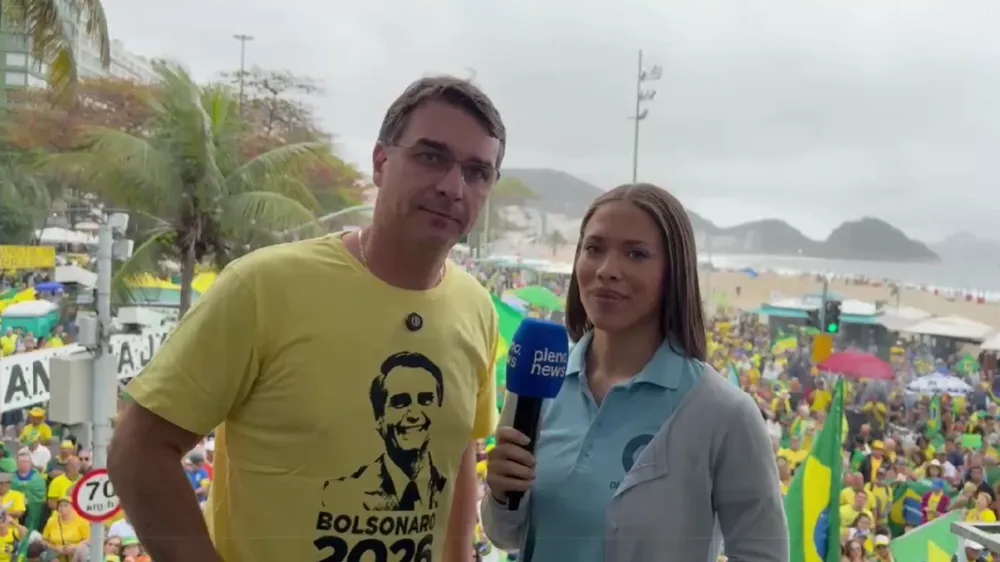 Flávio Bolsonaro na manifestação do 7 de Setembro. Foto: Pleno News