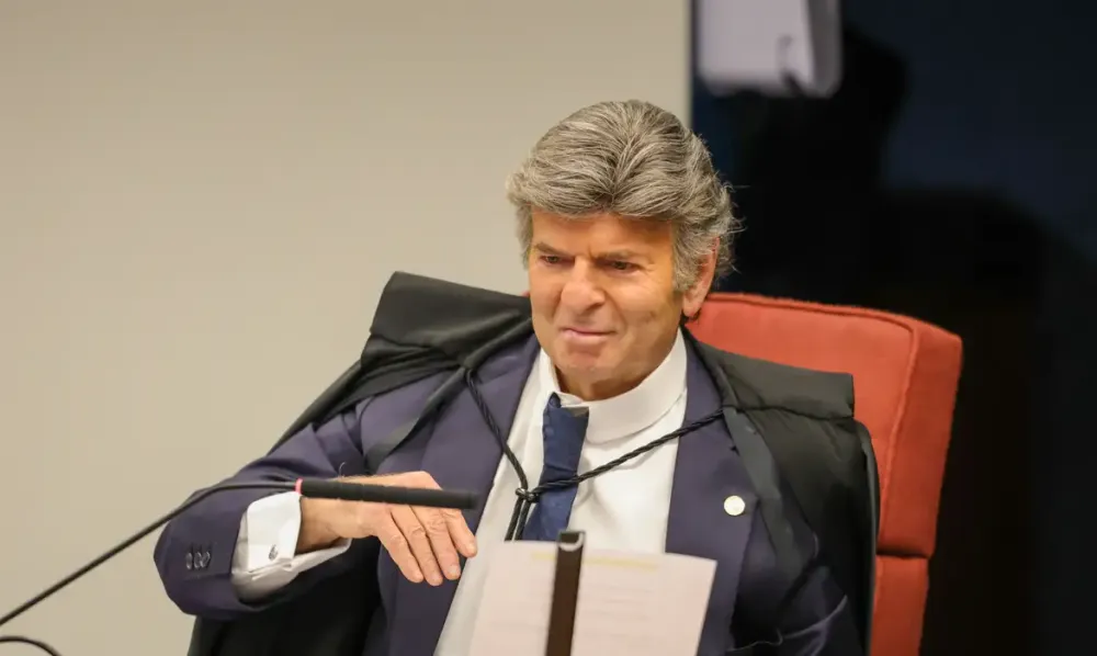 Fux cita incompetência do STF para julgar ação contra Bolsonaro