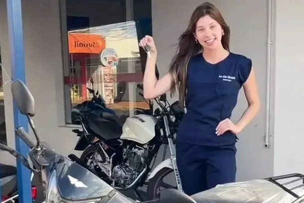 Cantora sertaneja Ana Castela surpreende amiga com Pix generoso