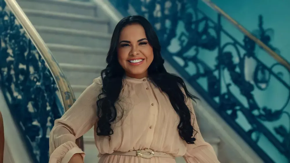 Em menos de 15 dias, Cassiane lança singles “Tem milagre” e “Abram-se os portões”