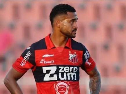 Ituano renova com zagueiro Carlão e goleiro Wesley para a temporada 2026