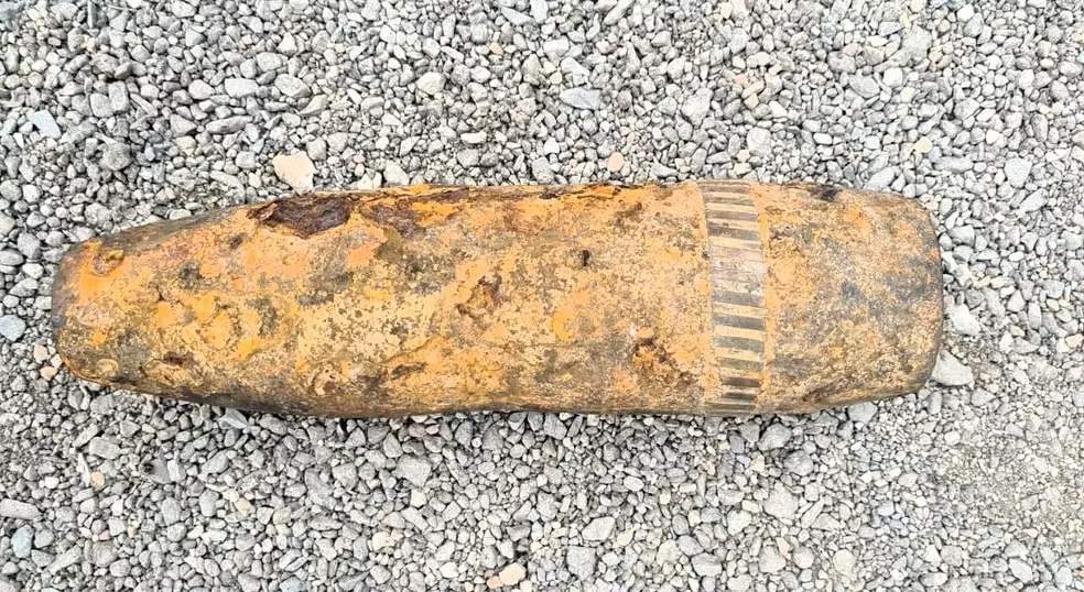 Polícia Militar apreende e detona projétil de canhão encontrado às margens da SP-79 