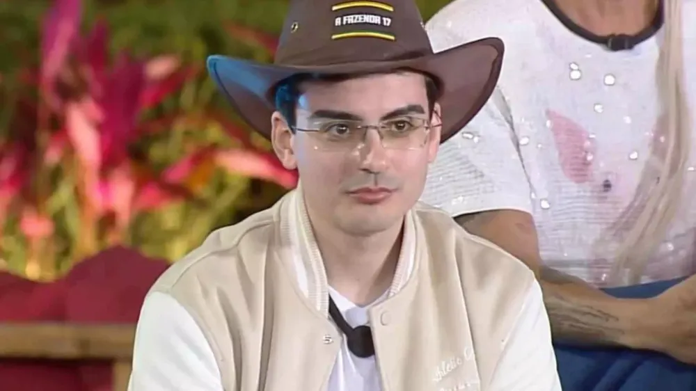 Após mistério, apresentadora assume namoro com Dudu Camargo