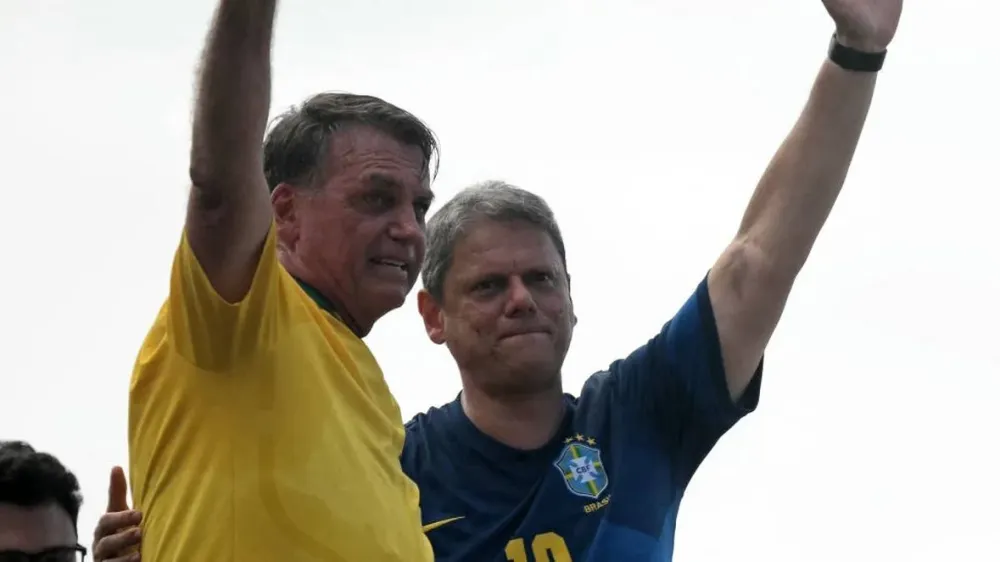 Tarcísio e Bolsonaro são os nomes mais competitivos contra Lula em um segundo turno