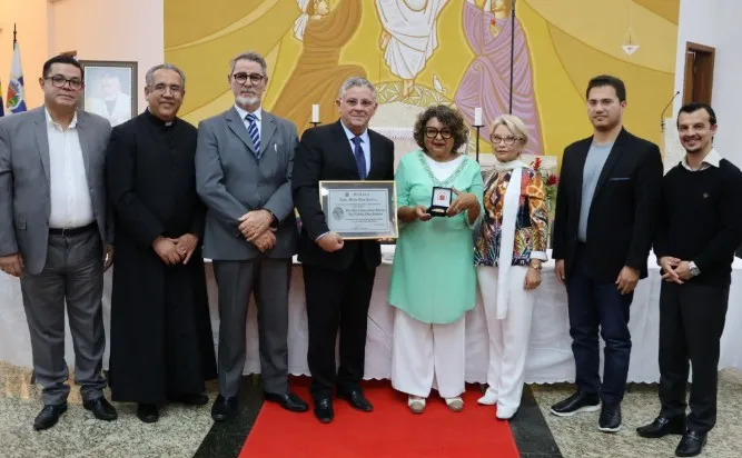 Câmara de Itu homenageia Dra. Cidinha com Medalha Padre Bento