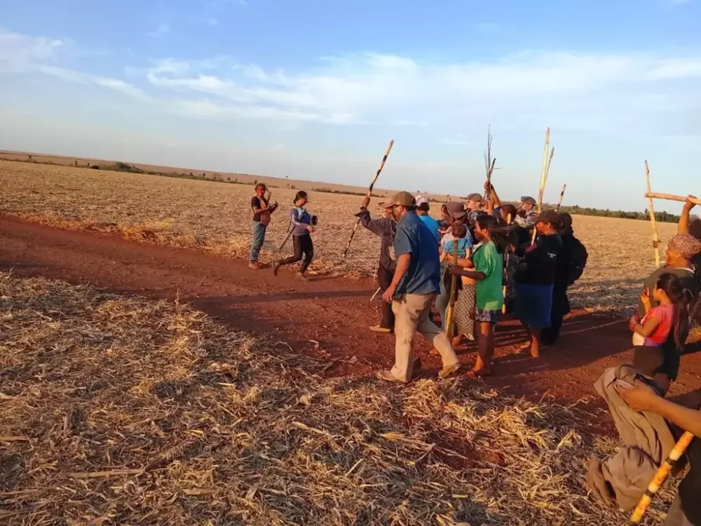 Indígenas Guarani-Kaiowá voltam à fazenda em MS após impasse em negociações