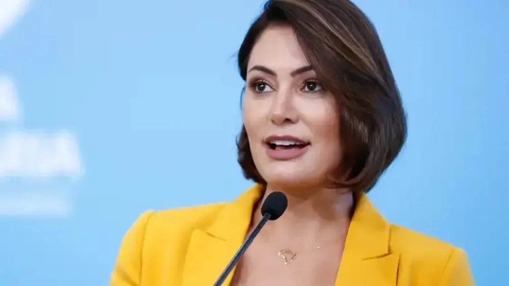 Michelle defende candidatura de Bolsonaro e diz não querer ser presidente