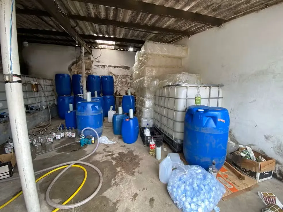 Fábrica clandestina de bebidas alcoólicas é fechada após denúncia em Jundiaí