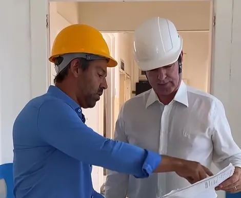 Prefeito Herculano vistoria obras do Hospital Amaral Carvalho em Itu