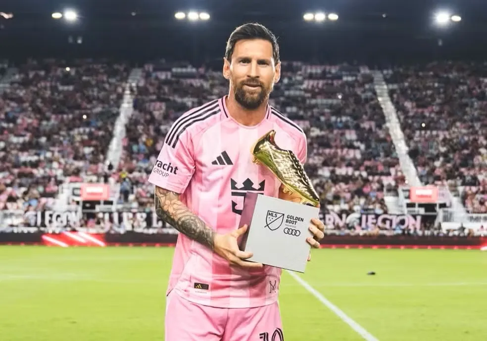 Messi recebe Chuteira de Ouro pela artilharia da MLS antes da abertura dos playoffs
