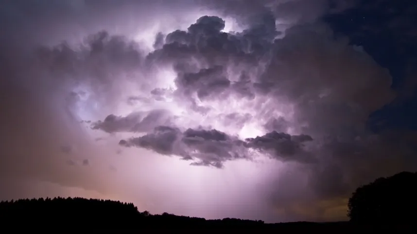 Frente fria traz chuva e tempestades ao Sudeste na próxima semana