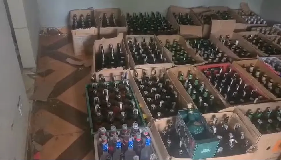 Polícia apreende mais de 500 garrafas com bebidas falsificadas em casa de Sumaré