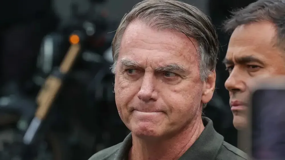 Defesa de Bolsonaro entra com recurso no STF e pede redução de pena