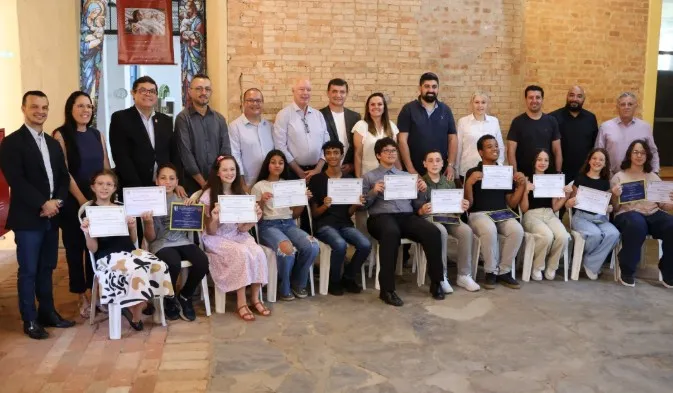 Vereadores Mirins de Itu encerram Legislatura 2025 com formatura solene